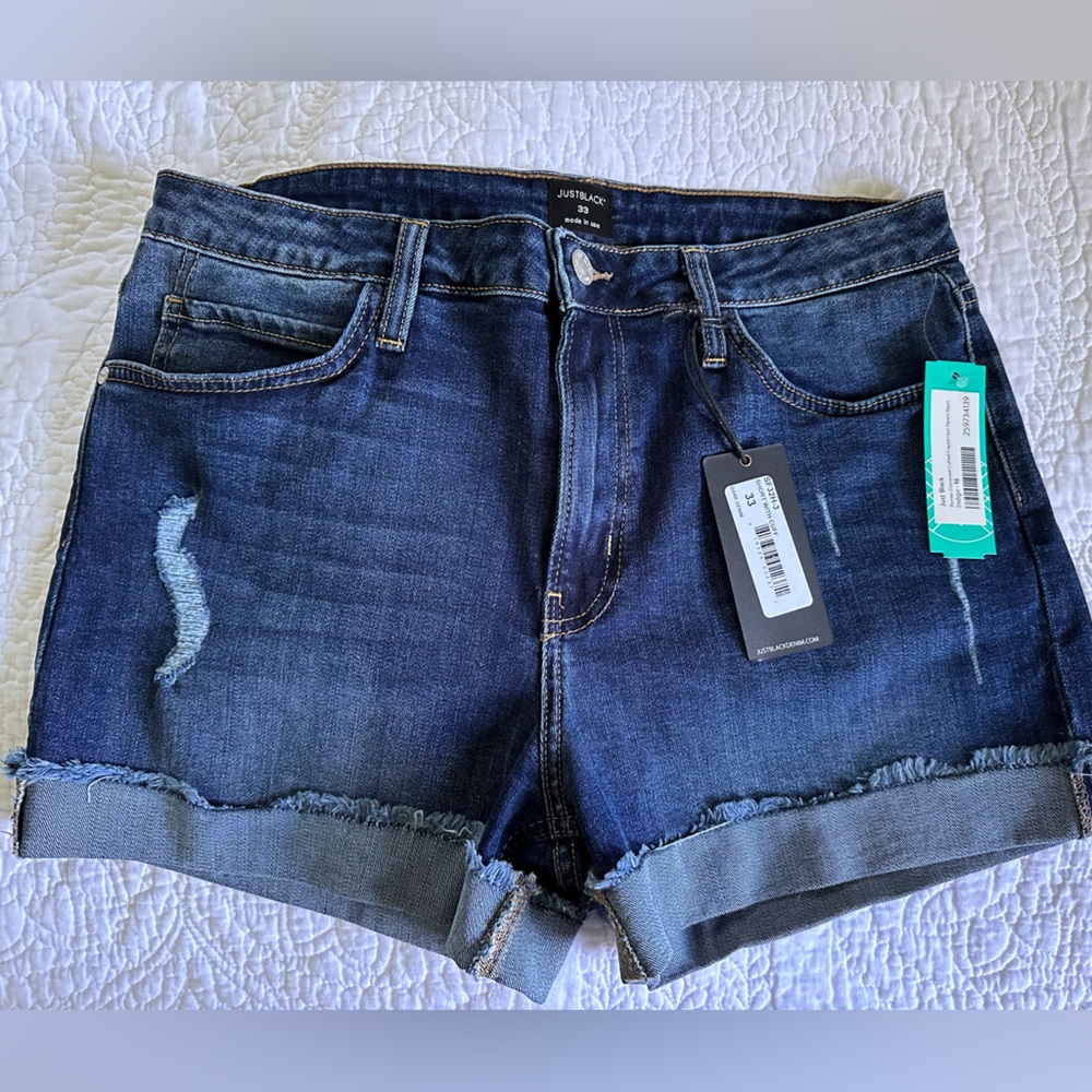 Just Black Romeo Distressed Cuffed Frayed Hem Denim Short, size 33